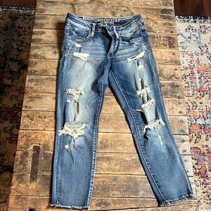 American Eagle Outfitters Distressed jegging Crop size 6